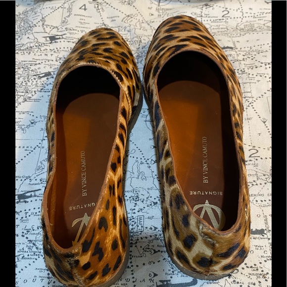LOAFERS VINCE CAMUTO SIGNATURE SELECTION Real Calf Hair Loafers Cheetah EUC 8B - Picture 6 of 7